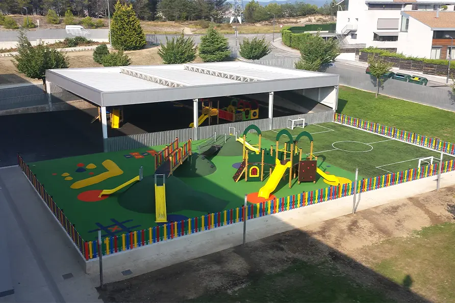 Colegio de Fomento Miravalles-El Redín: Colegio Concertado en Cizur Menor,Infantil,Primaria,Secundaria,Bachillerato,Inglés,Francés,Católico,