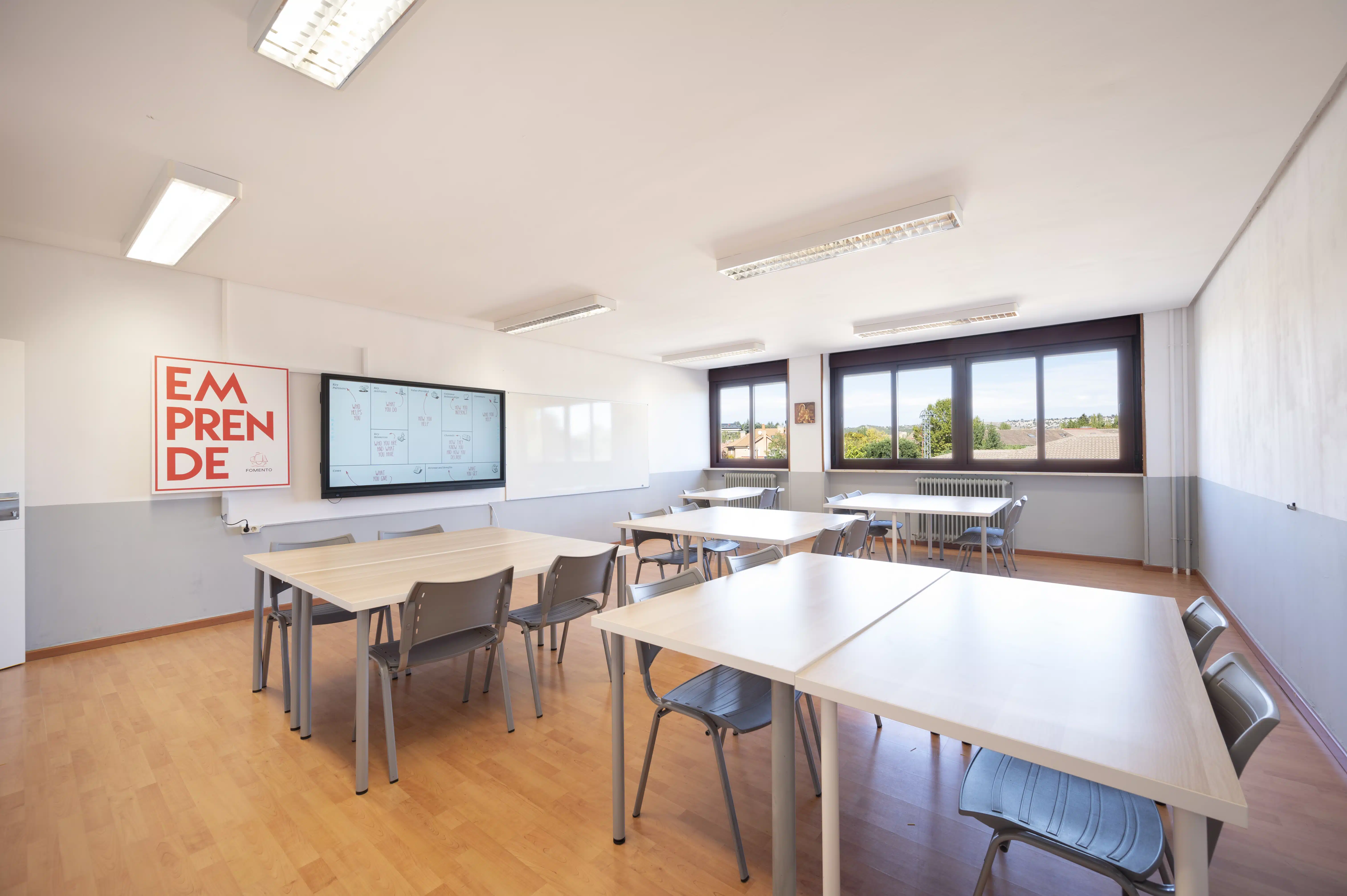 Colegio de Fomento Pinoalbar: Colegio Concertado en Simancas,Infantil,Primaria,Secundaria,Bachillerato,Inglés,Alemán,Católico,
