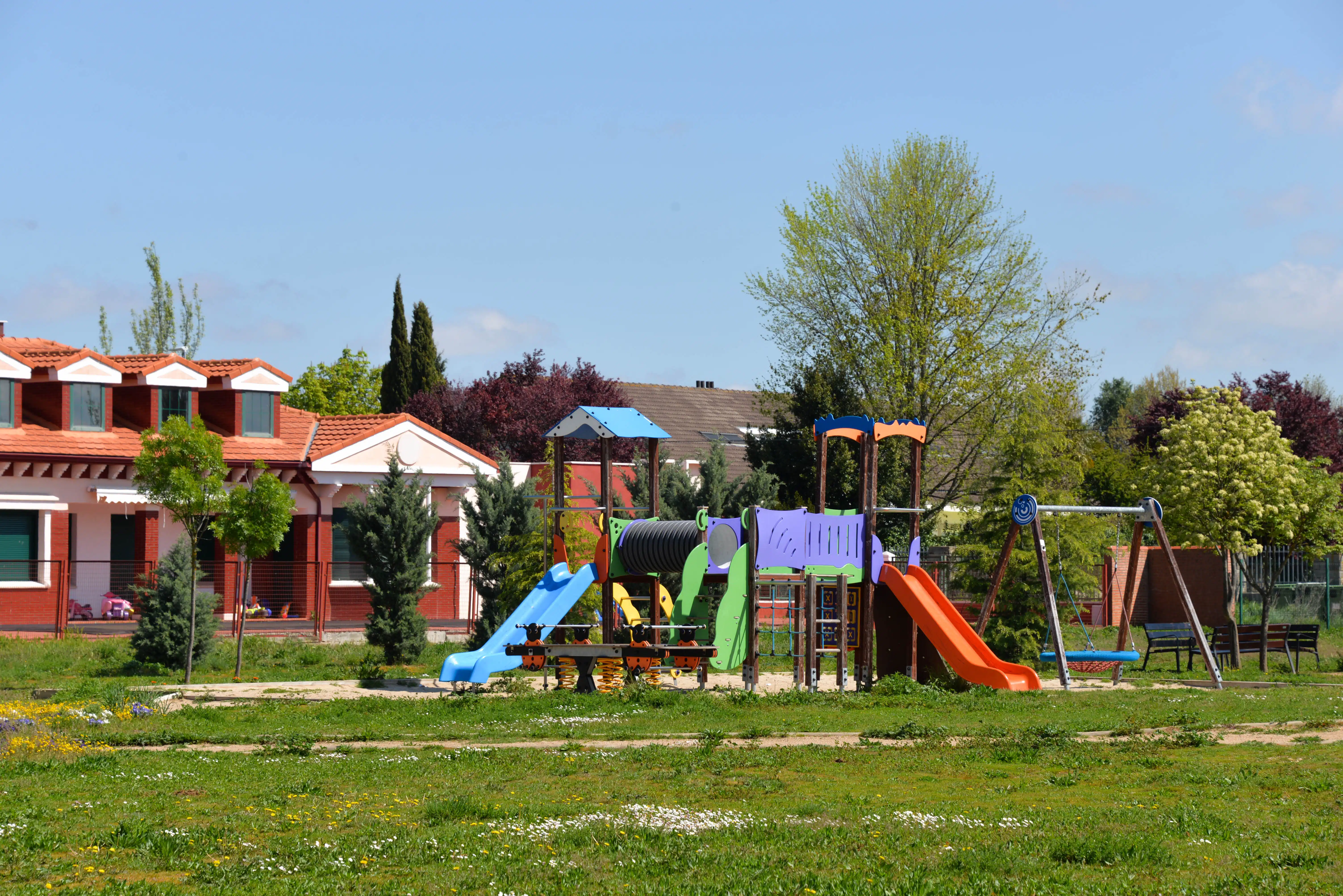 Colegio de Fomento Pinoalbar: Colegio Concertado en Simancas,Infantil,Primaria,Secundaria,Bachillerato,Inglés,Alemán,Católico,