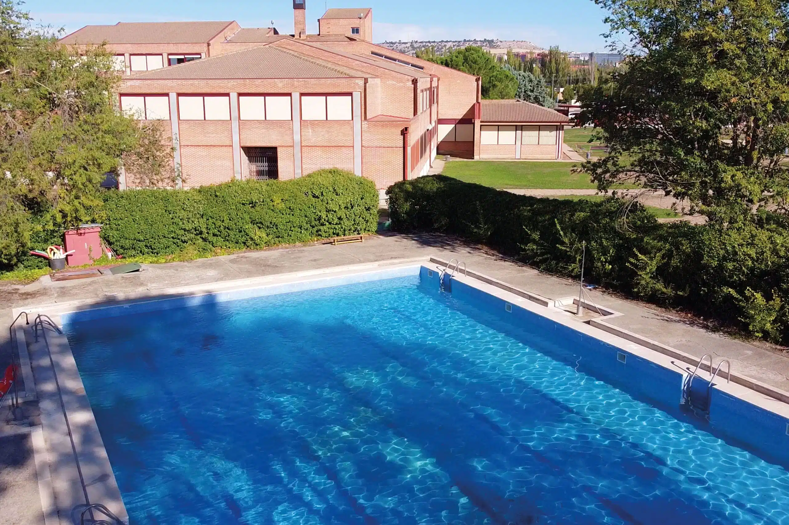Colegio de Fomento Pinoalbar: Colegio Concertado en Simancas,Infantil,Primaria,Secundaria,Bachillerato,Inglés,Alemán,Católico,