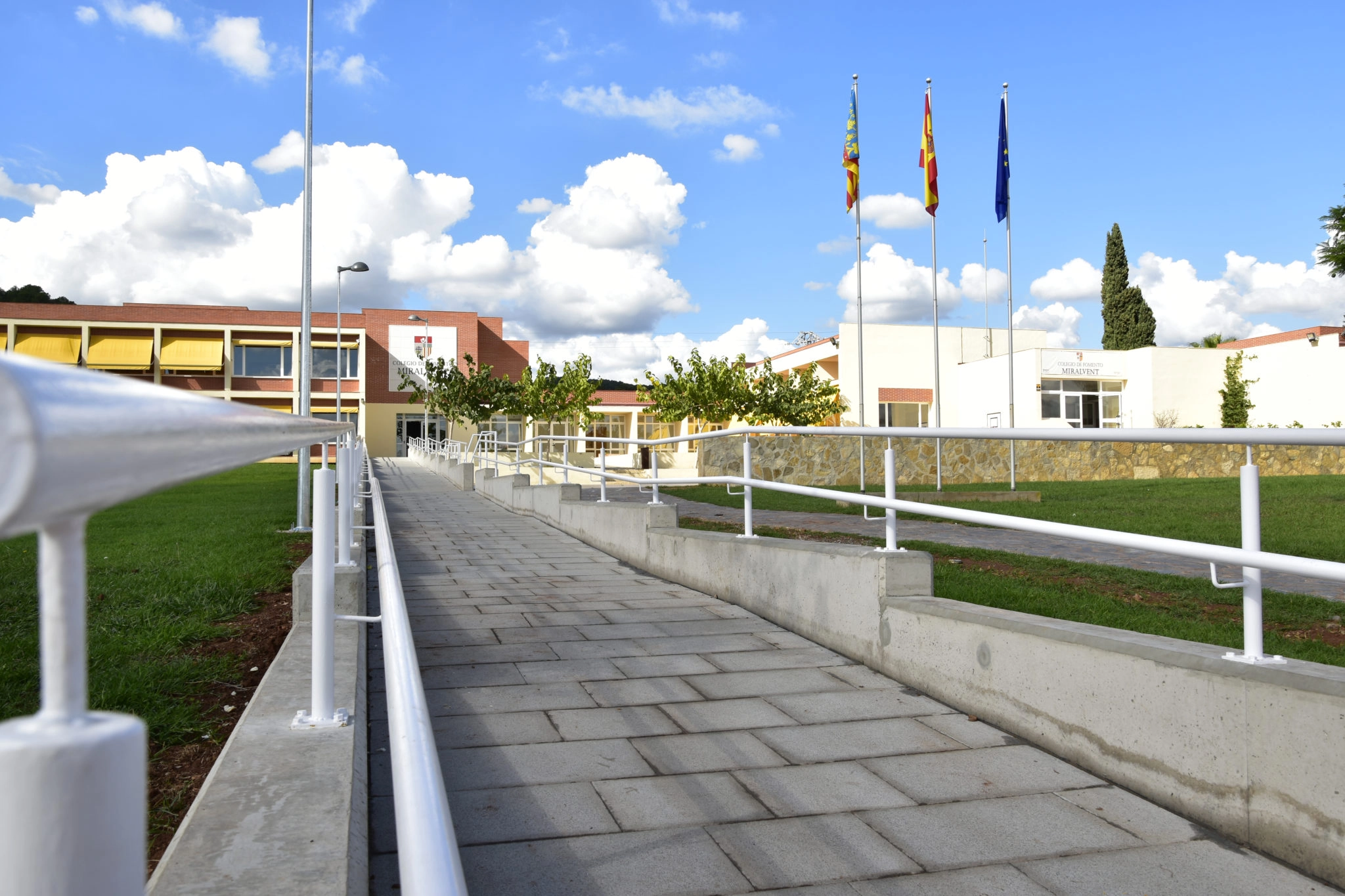 Colegio de Fomento Miralvent: Colegio Concertado en Betxi,Primaria,Secundaria,Bachillerato,Inglés,Francés,Otros,Católico,