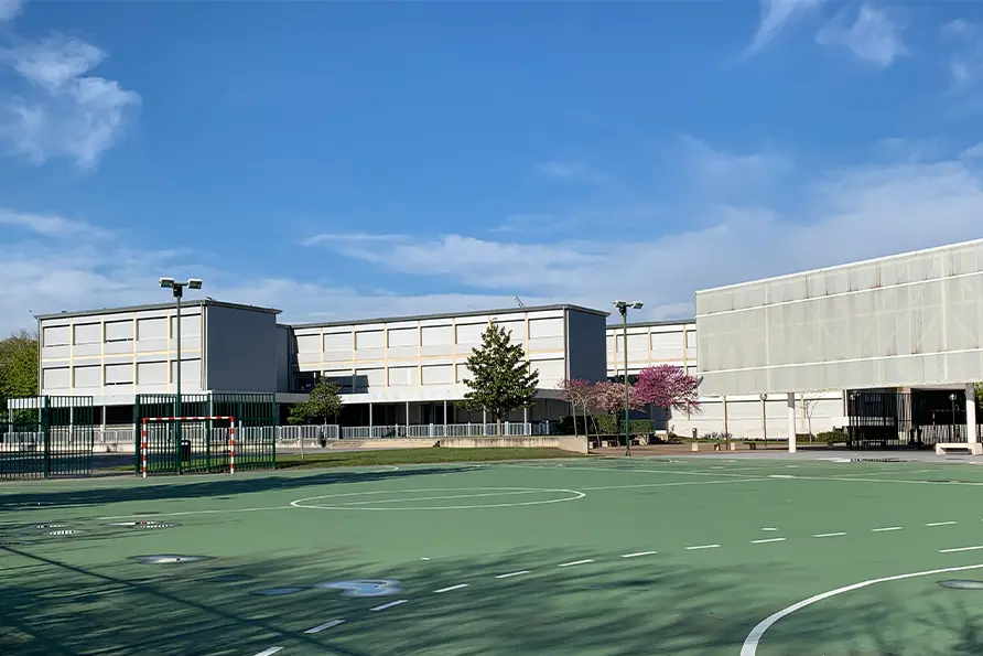 Colegio de Fomento Miravalles-El Redín: Colegio Concertado en Cizur Menor,Infantil,Primaria,Secundaria,Bachillerato,Inglés,Francés,Católico,