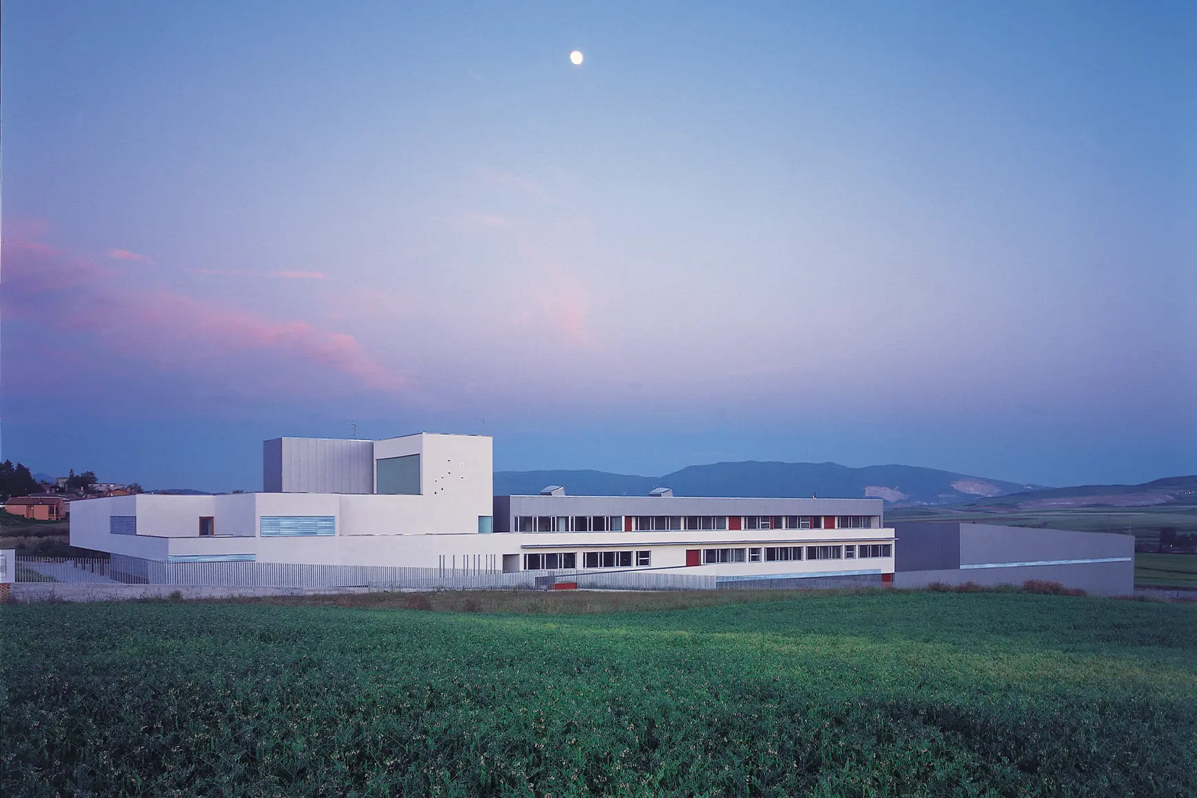 Colegio de Fomento Miravalles-El Redín: Colegio Concertado en Cizur Menor,Infantil,Primaria,Secundaria,Bachillerato,Inglés,Francés,Católico,