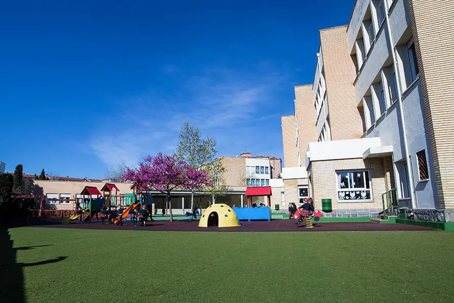 Colegio de Fomento Sansueña: Colegio Privado en ZARAGOZA,Infantil,Primaria,Secundaria,Bachillerato,Inglés,Francés,Católico,